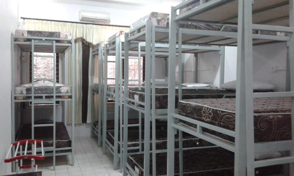 Pondok Heras Suite Jakarta Extérieur photo