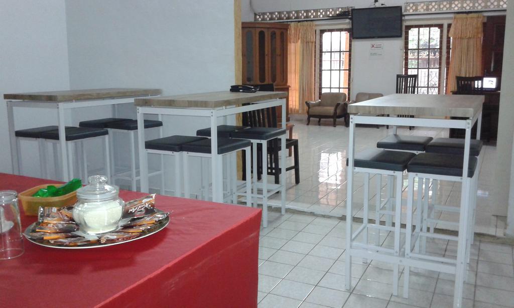 Pondok Heras Suite Jakarta Extérieur photo